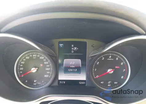 2015 Mercedes-Benz C 300 z USA, uszkodzony, nr VIN 55SWF4JB5FU083272